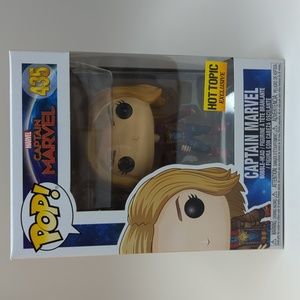 CAPTAIN MARVEL Funko Pop 435 Bobble-Head Marvel Hot Topic Exclusive